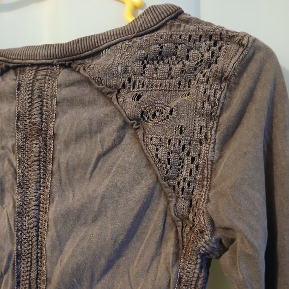 FREE PEOPLE Shell Lace Henley T-shirt Top XS Wine Scoop neck Gold Coast LS - Picture 10 of 11